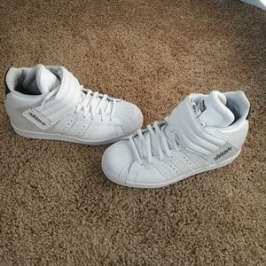 Adidas Hightop Superstar w Strap